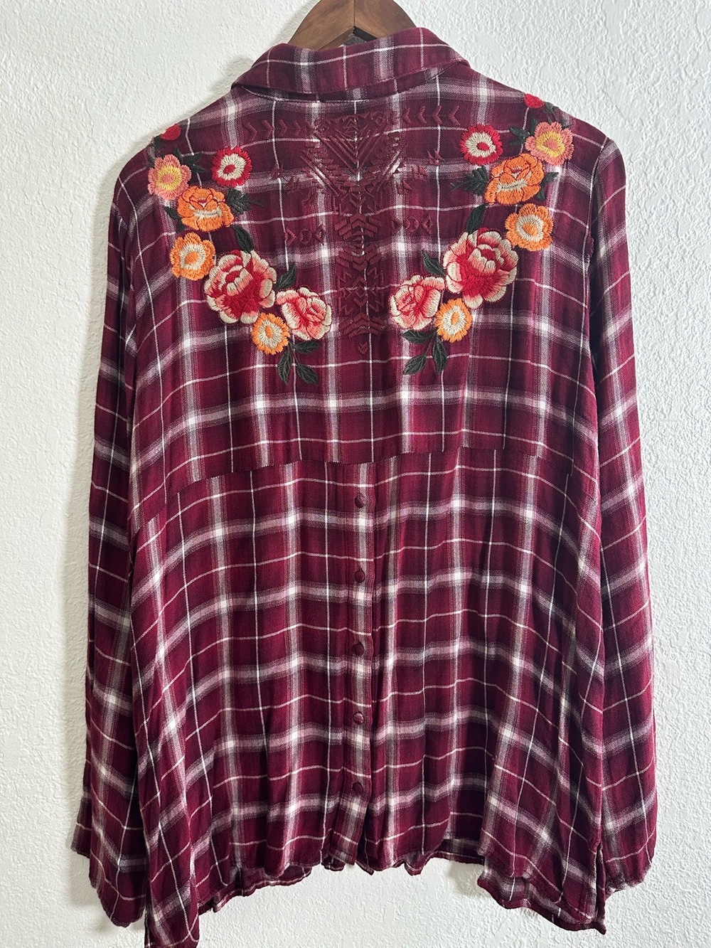 Andree by Unit~ Button Up Plaid Floral Embroidered Tunic Size 1X - Picture 2 of 11